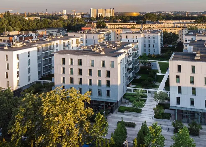 The Crown - Nadmorze Premium グダニスク