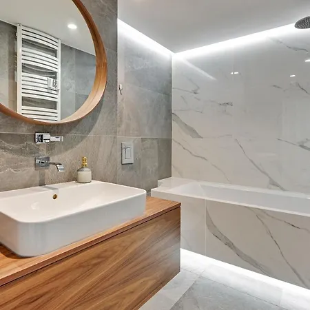 The Crown - Nadmorze Premium * Danzica